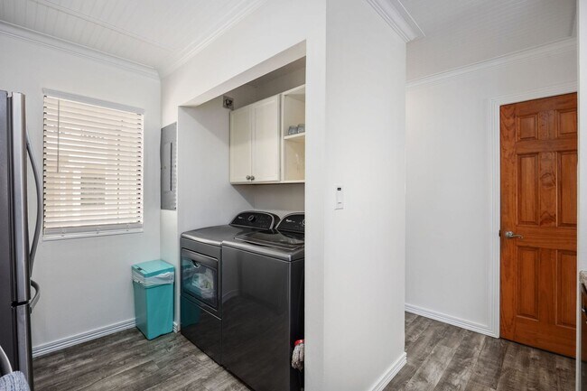 Building Photo - All Inclusive Seasonal Rental Available October 1st, 2025-March 31st 2026!