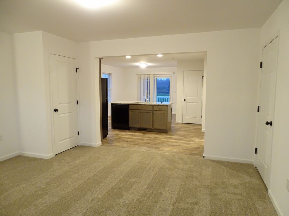 Building Photo - 2 Maize Cir