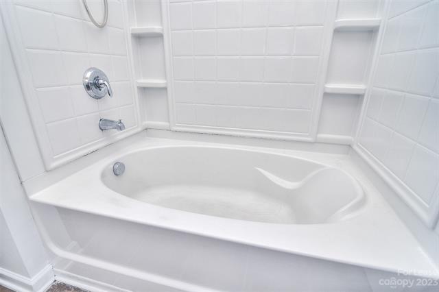 Building Photo - 3033 Des Prez Avenue