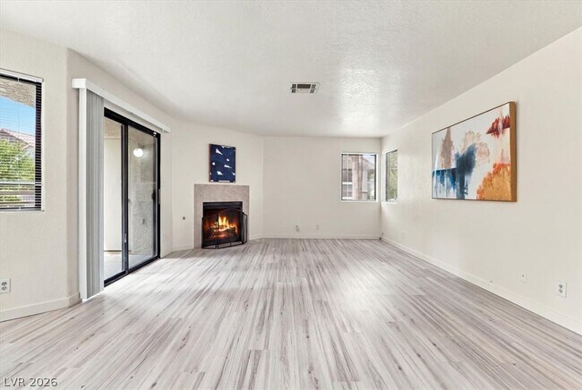Building Photo - 5042 S Rainbow Blvd