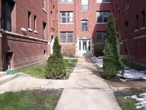 Building Photo - 2643 N Spaulding Ave