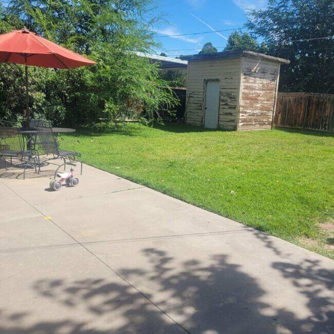 Building Photo - 2 Bed, 1 Bath Basement Unit Near CMU!!!!