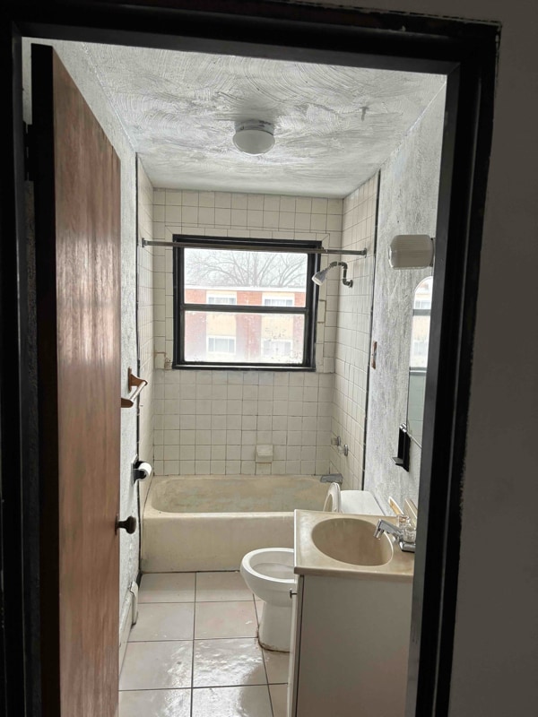 Building Photo - 8403 Buffalo Ave