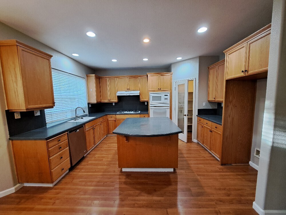 Building Photo - 3012 Bergamo Ct