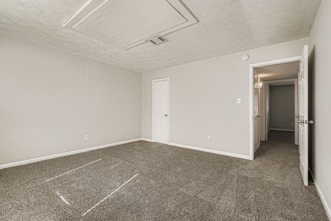 Building Photo - 226 Tara Plantation Dr