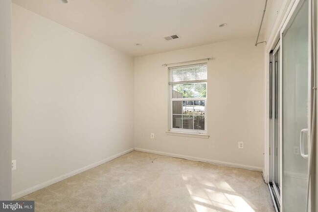 Building Photo - 8611 Ellesmere Way