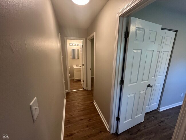 Building Photo - 6214 Eastridge Dr