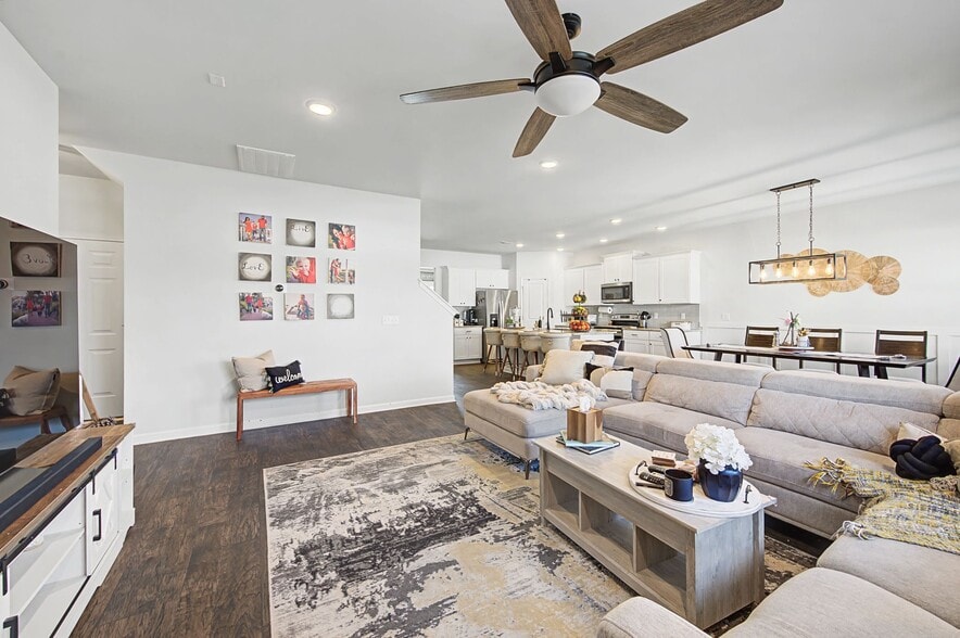 Building Photo - 2784 Nottingham Dr