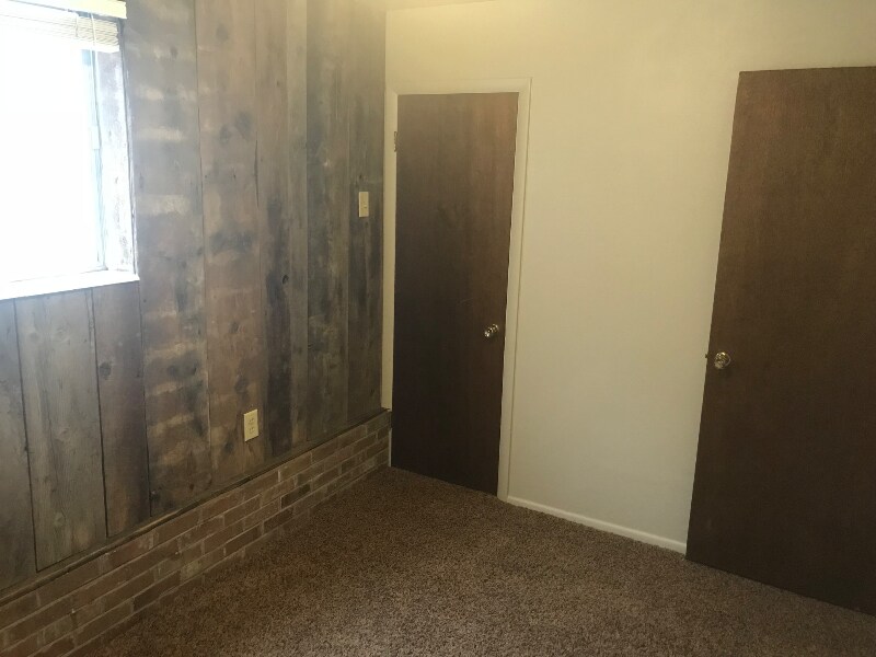 Building Photo - 294 N 300 W