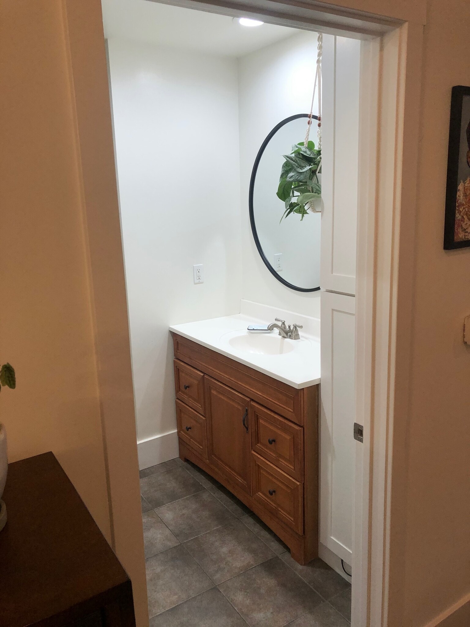 Building Photo - 303 6th Ave