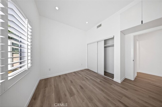 Building Photo - 14827 Dearborn St