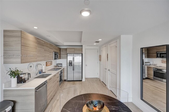 Building Photo - 121 NE 34th St