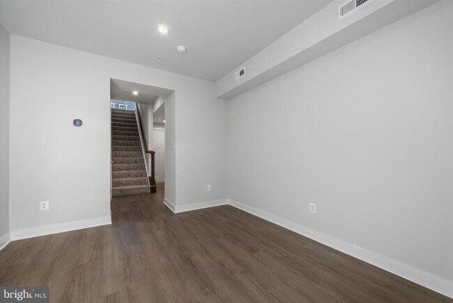 Building Photo - 42530 Invergordon Ter