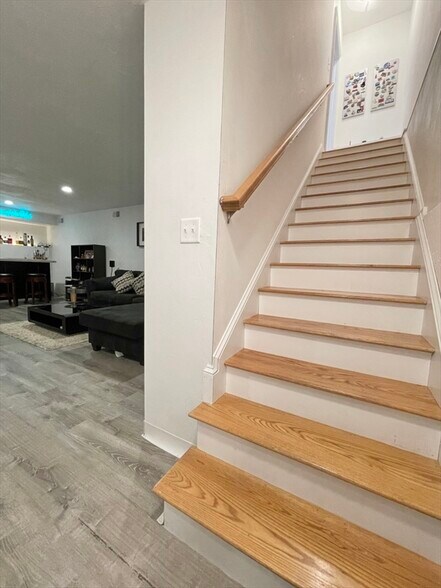 Building Photo - 58 Starbird Ave