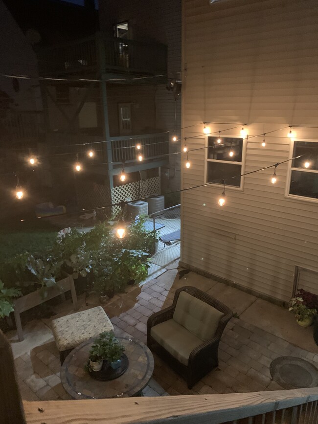 shared back patio - 2019 N Sawyer Ave