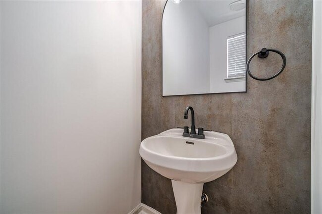 Building Photo - 796 Grenier Terrace NE