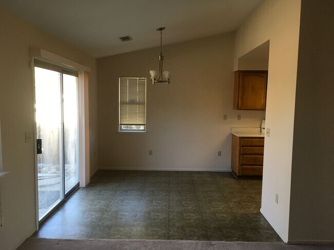 Building Photo - North Churncreek Home
