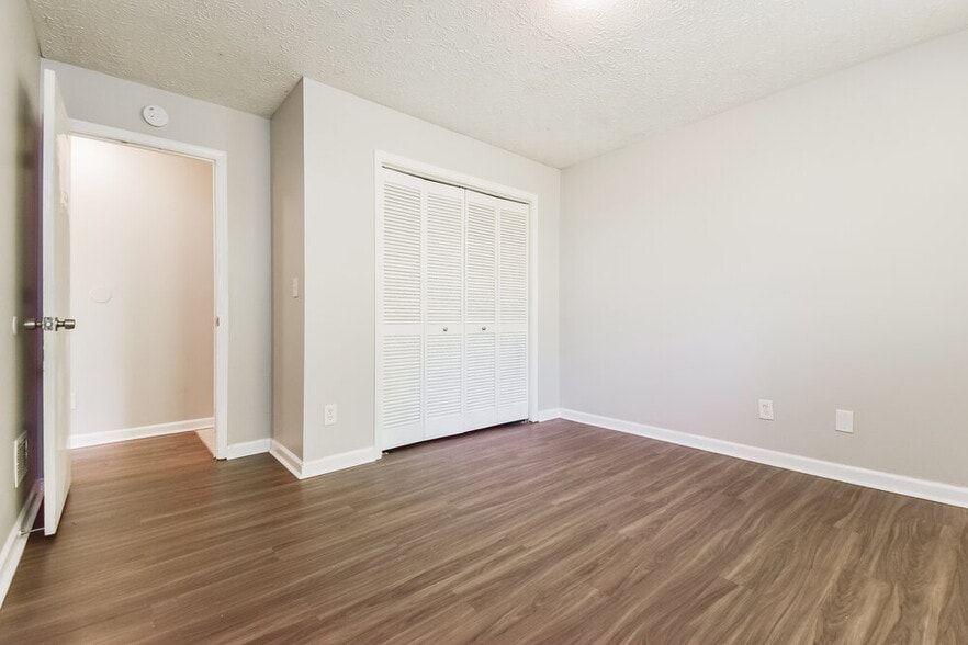 Building Photo - 5408 Glen Haven Dr