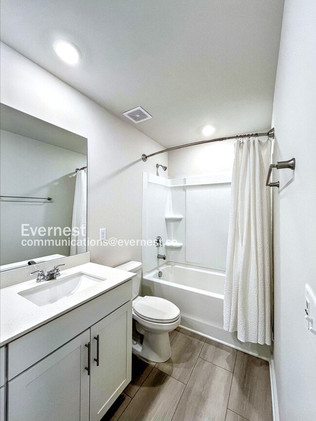 Building Photo - 506 Lyness Dr