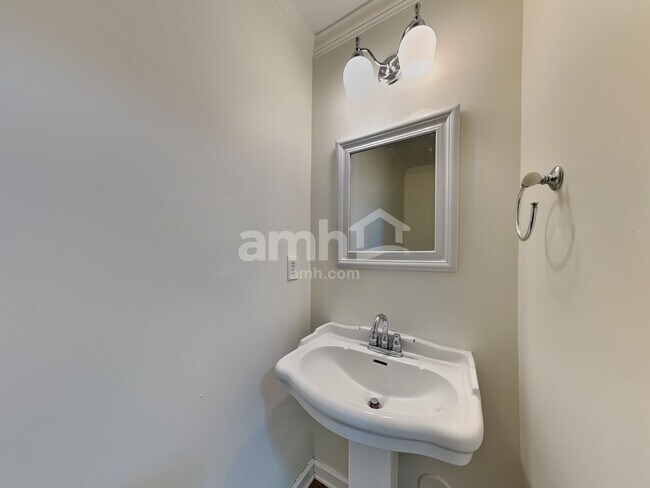 Building Photo - 4477 Westhill Pl