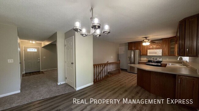 Building Photo - 3500 E 33rd St