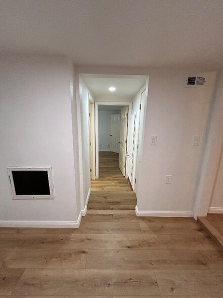 Building Photo - 1388 Hartsdale Dr