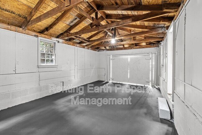 Building Photo - 2016 26th St Ensley