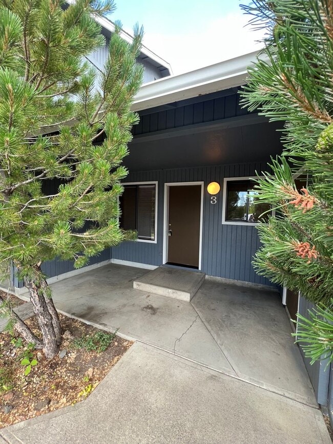 Primary Photo - River Run Condos - 1 Bed/1 Bath Near Millers Landing Park and Deschutes River