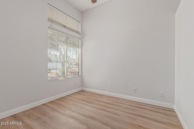 Building Photo - 15213 N 55th Way