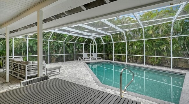 Building Photo - 245 Bird Key Dr