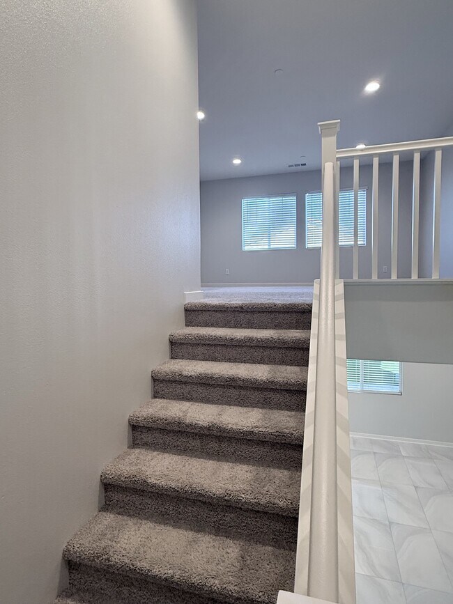 Building Photo - 31124 Hanover Ln