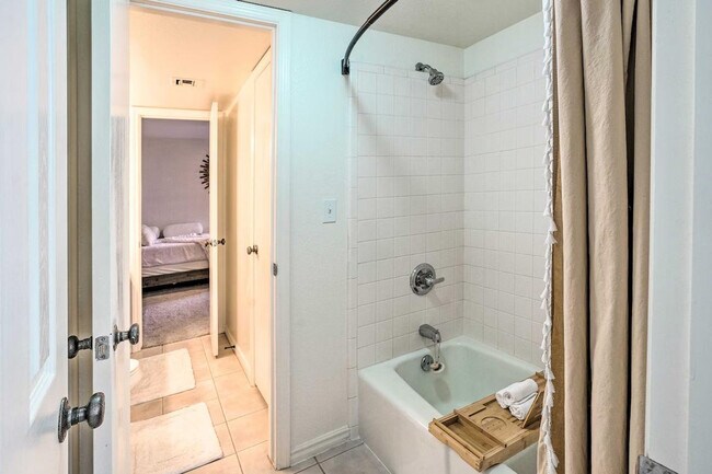 Building Photo - 292 S Desert Ave