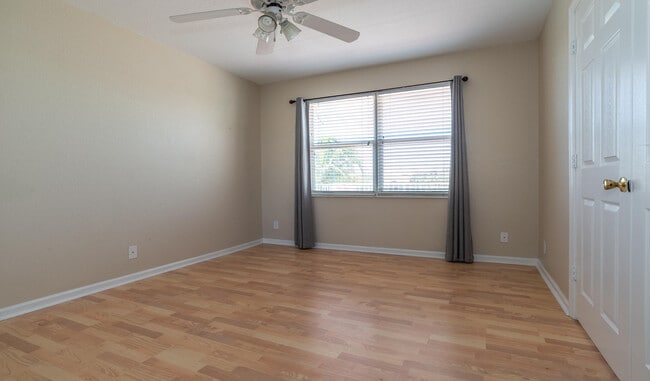 Building Photo - 122 SW 164th Terrace