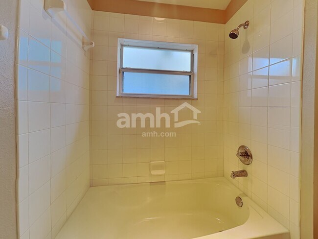 Building Photo - 34842 Marsh Glen Ct