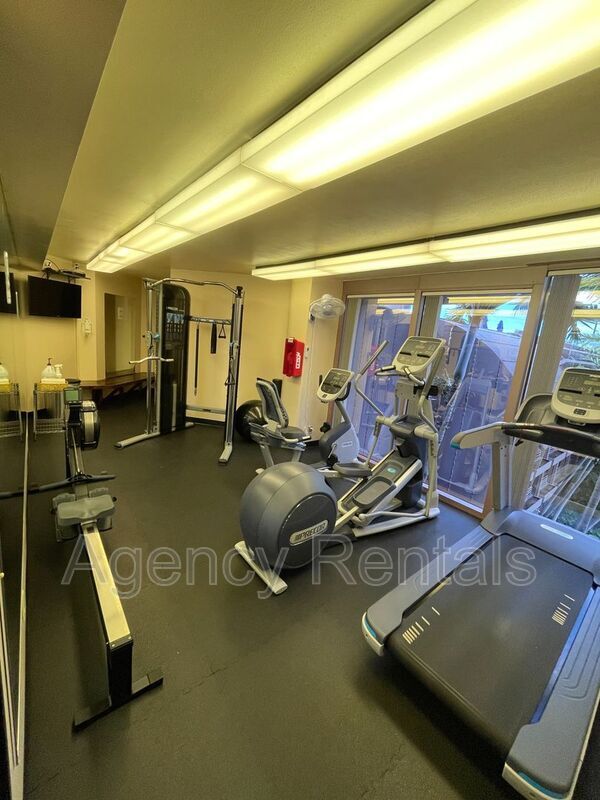 Building Photo - 425 South St