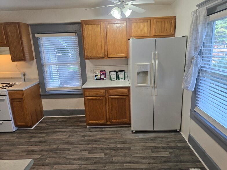 Building Photo - 3401 Hamilton Pl