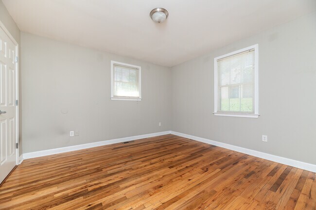 Building Photo - 314 Gower St
