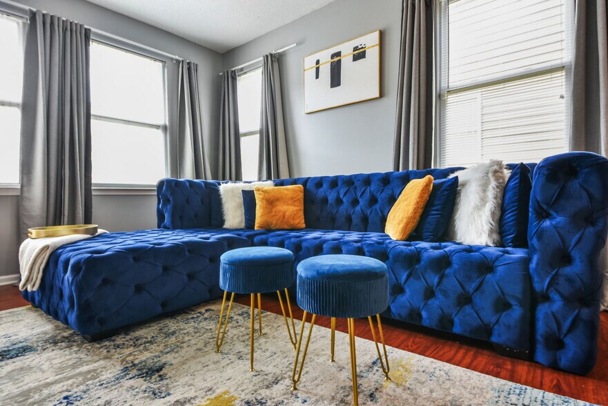 Living Room - 1931 Bayrose Cir