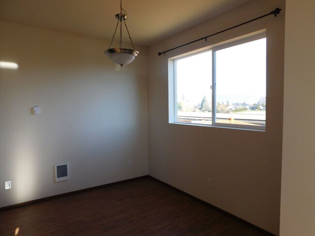 Building Photo - Gilkey 425,LLC#10