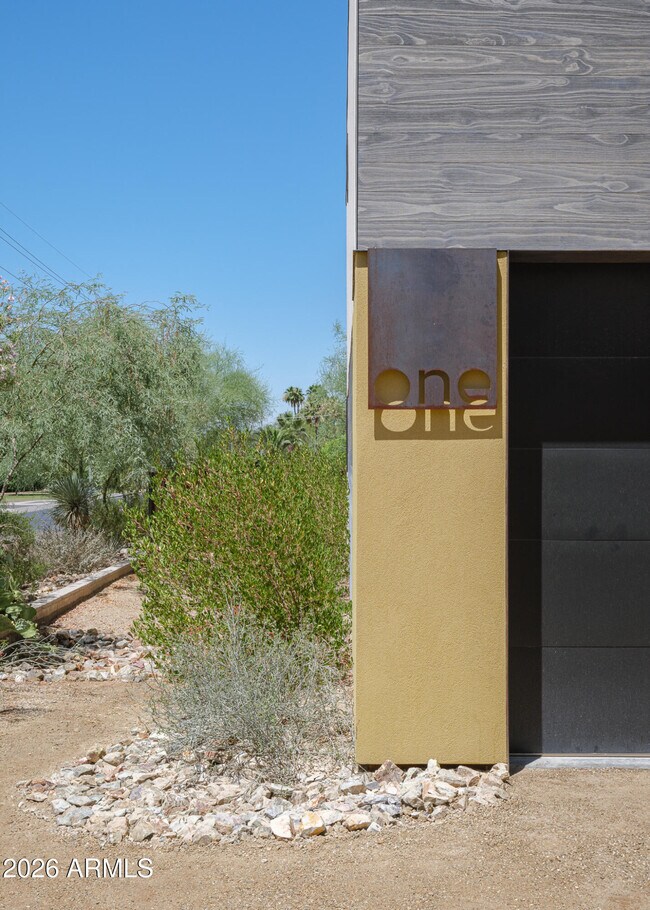 Building Photo - 1740 E Ocotillo Rd