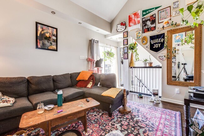 Building Photo - 2324 Berg St