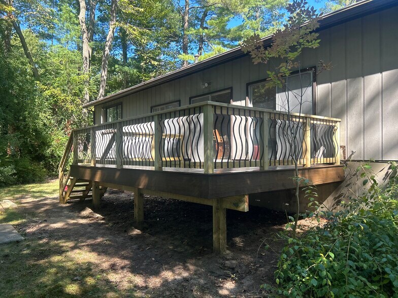 Building Photo - 142 Burleigh Dr