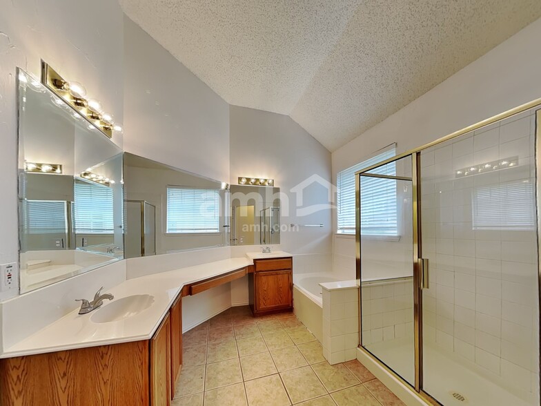 Building Photo - 4504 Highlands Dr