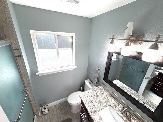 Building Photo - Desirable Home in Lincoln Village – A must see!