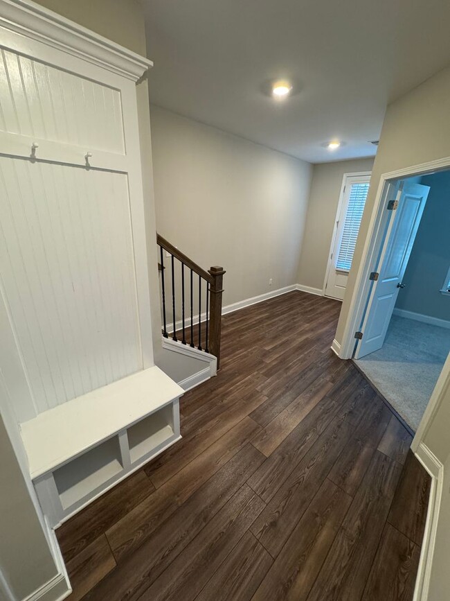 Building Photo - Affluent 3 Bedroom 3.5 Bath Townhome in th...