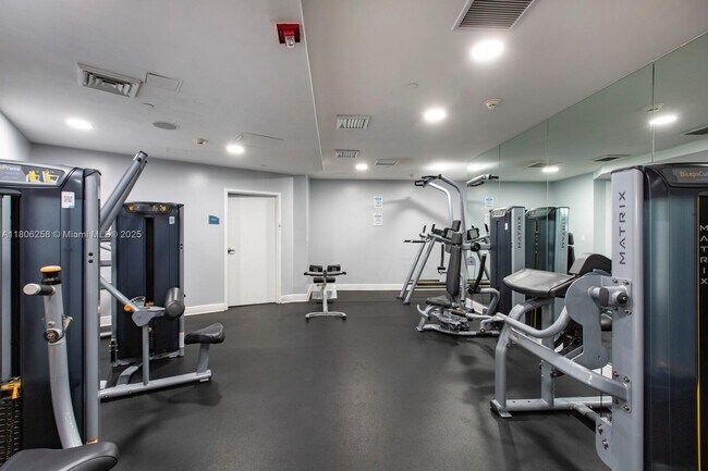 Building Photo - 1250 S Miami Ave