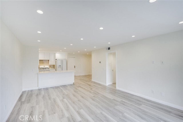 Building Photo - 330 N Jackson St