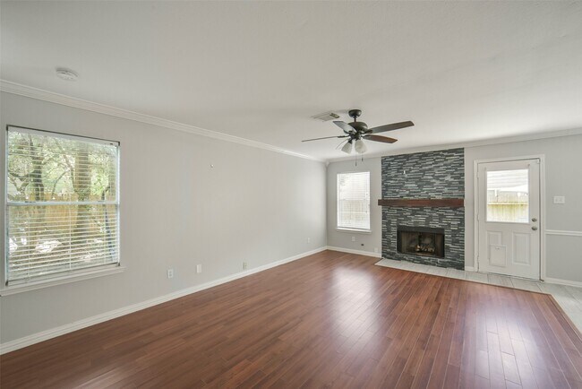 Building Photo - 11 Verbena Bend Pl
