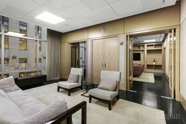 Building Photo - 18 W 48th St