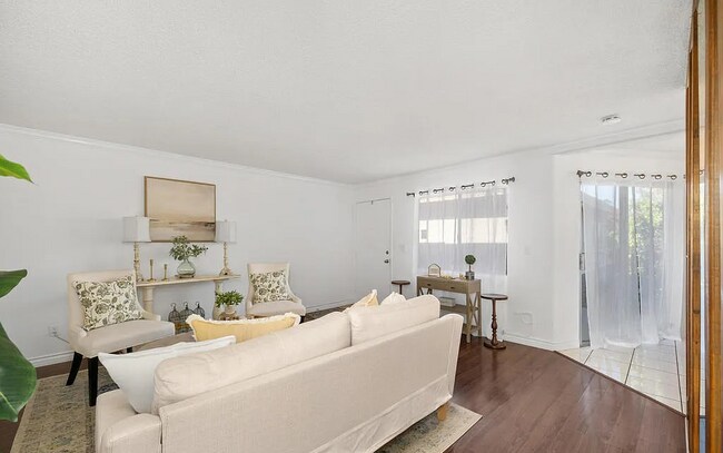Building Photo - Welcome to this charming, spacious 1-bedro...